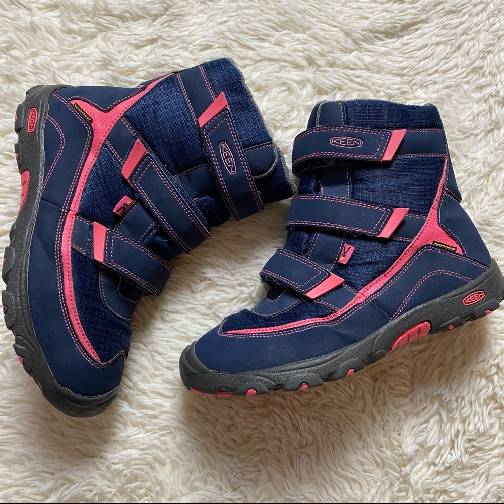 Keen Big Girls sz 5 Winter Snow Waterproof Velcro Boots ‘Trezzo’